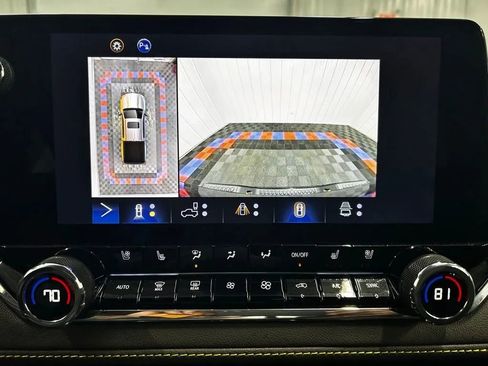 Used 2024 Chevrolet Colorado ZR2 w/ ZR2 Convenience Package III image 14