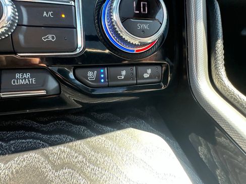 Used 2023 GMC Yukon Denali AWD/4WD image 81