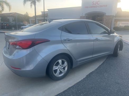 Used 2015 Hyundai Elantra SE FWD image 5