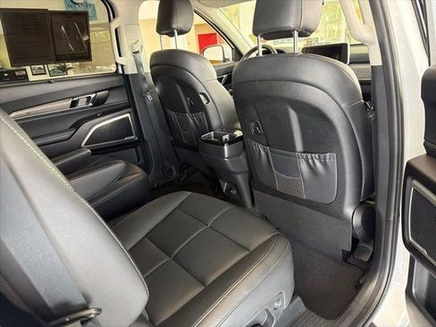 Used 2020 Kia Telluride EX w/ EX Premium Package FWD image 12