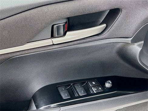 Used 2025 Toyota Camry LE image 9