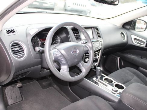 Used 2015 Nissan Pathfinder SV image 13