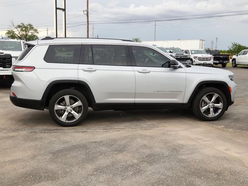 Used 2021 Jeep Grand Cherokee L Limited AWD/4WD image 5