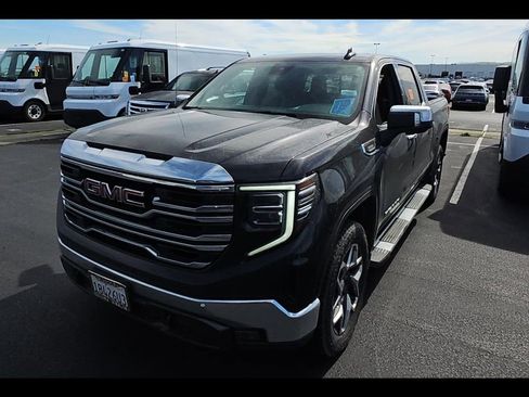 Used 2023 GMC Sierra 1500 SLT w/ SLT Convenience Package image 5