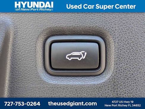 Used 2020 Hyundai Santa Fe Limited image 13