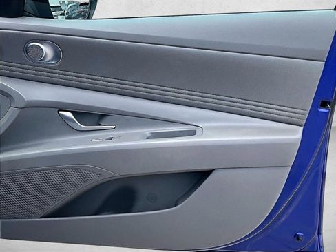 Used 2023 Hyundai Elantra SEL w/ Convenience Package FWD image 18