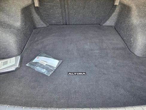 Used 2024 Nissan Altima 2.5 SV image 6