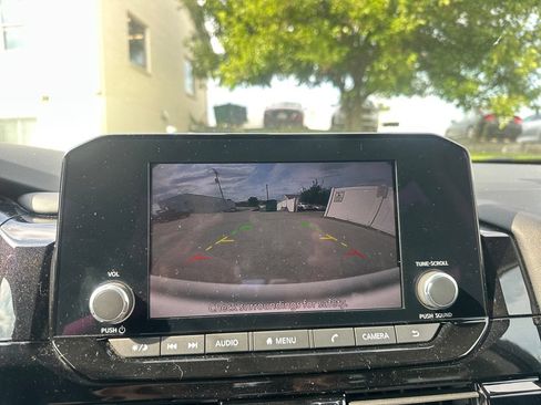 Certified 2025 Nissan Pathfinder SV w/ SV Premium Package FWD image 18