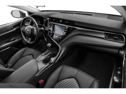 Used 2020 Toyota Camry SE image 18