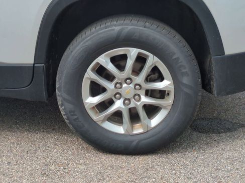 Used 2019 Chevrolet Traverse LS FWD image 13