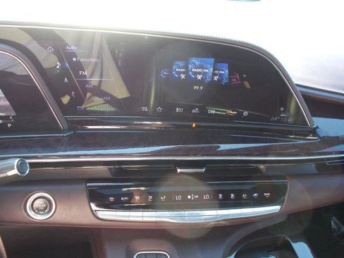 Used 2021 Cadillac Escalade Premium Luxury Platinum image 26