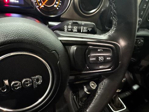 Used 2019 Jeep Wrangler Unlimited Sport S AWD/4WD image 6