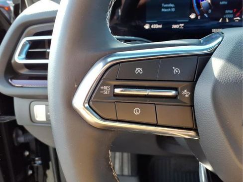 Used 2025 Chevrolet Traverse Z71 w/ Driver Confidence Package image 15