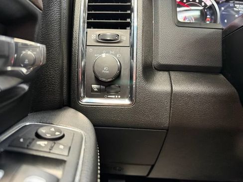 Used 2018 RAM 1500 Laramie w/ Convenience Group AWD/4WD image 15