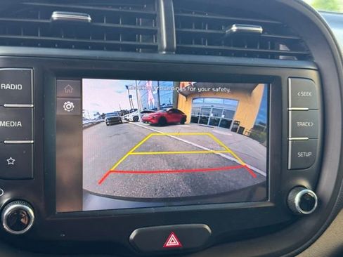 Certified 2023 Kia Soul LX w/ LX Technology Package FWD image 16