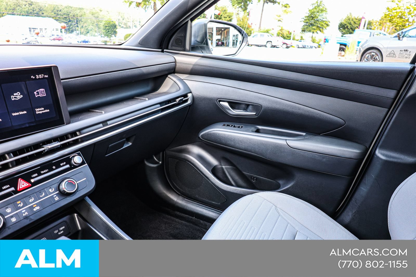 Used 2025 Hyundai Santa Cruz SE FWD image 36