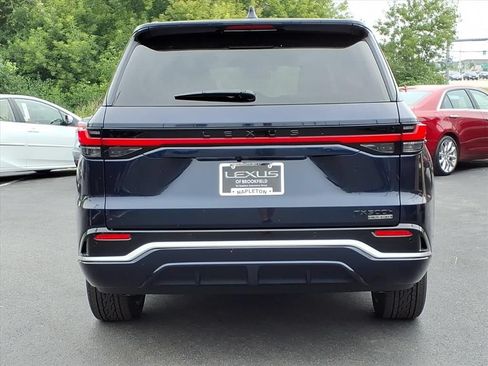 New 2026 Lexus TX 500h AWD image 7