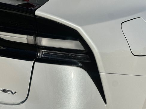 New 2026 Toyota Prius Plug-In Hybrid FWD image 32