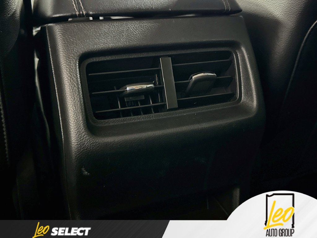 Used 2022 Ford Edge Titanium AWD/4WD image 27