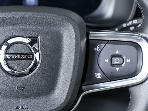 Certified 2025 Volvo XC40 B5 Plus image 12