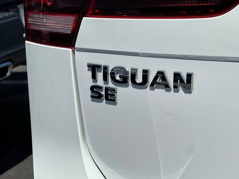 Used 2020 Volkswagen Tiguan SE w/ Panoramic Sunroof Package FWD image 48