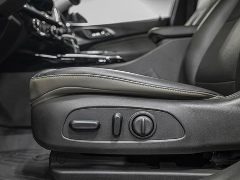 Used 2025 Chevrolet Trax ACTIV w/ Driver Confidence Package image 15