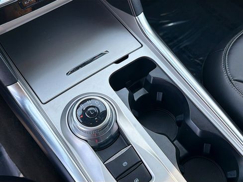 Used 2022 Ford Explorer XLT w/ Equipment Group 202A image 30