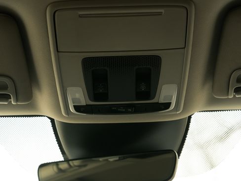 Certified 2025 Honda Pilot Elite image 37