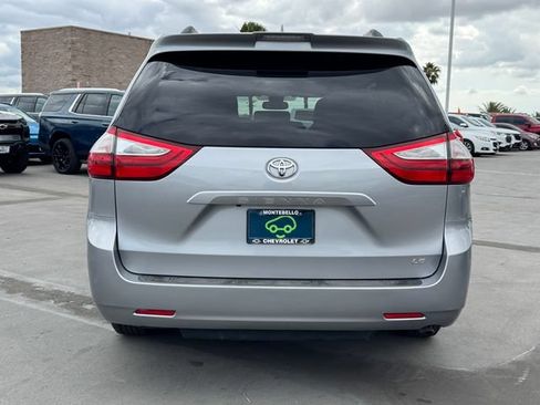 Used 2018 Toyota Sienna LE FWD image 3