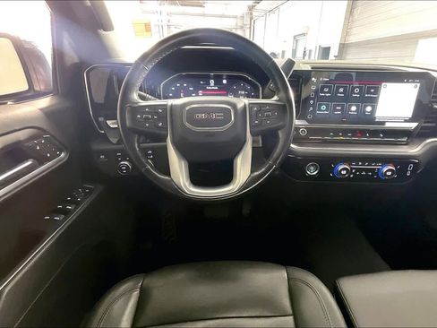 Used 2022 GMC Sierra 1500 SLT w/ X31 Off-Road Package AWD/4WD image 6