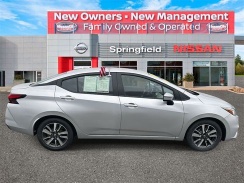 Certified 2021 Nissan Versa SV image 4