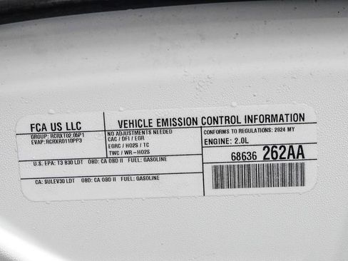 Used 2024 Jeep Compass Latitude image 32