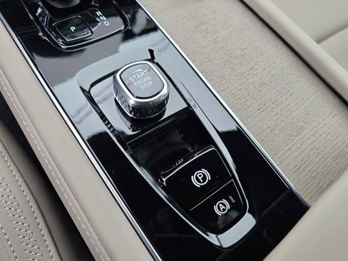 New 2026 Volvo XC90 B6 Plus w/ Protection Package Premier image 30