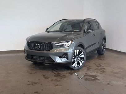 New 2026 Volvo XC40 B5 Plus w/ Protection Package Premier
