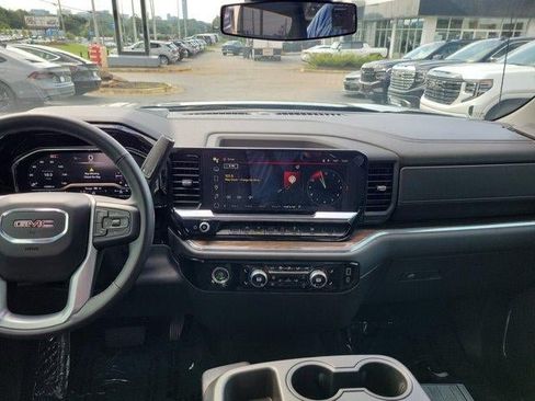 Used 2024 GMC Sierra 1500 Elevation AWD/4WD image 6