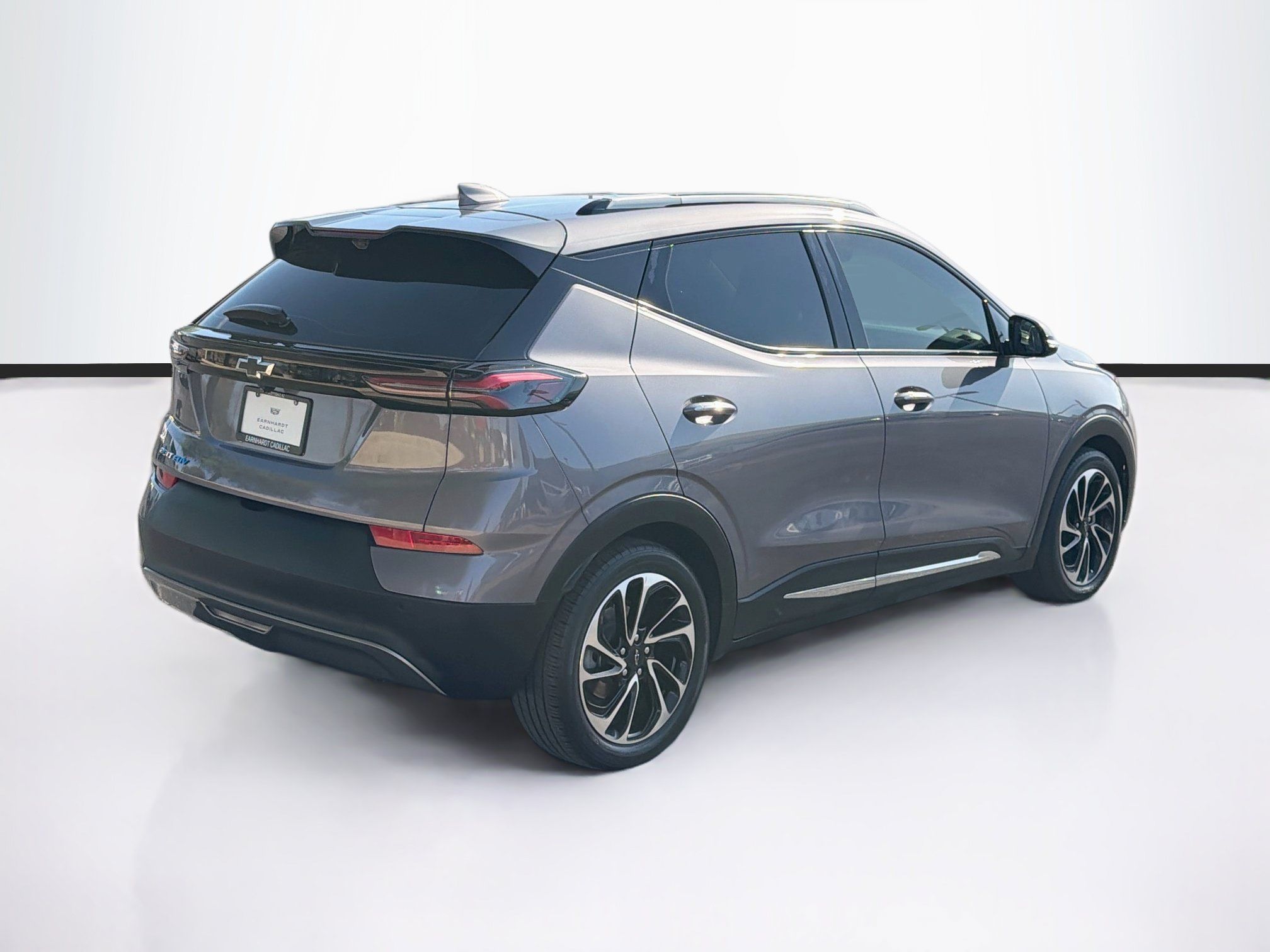 Used 2022 Chevrolet Bolt EUV Premier w/ Sun & Sound Package FWD image 5