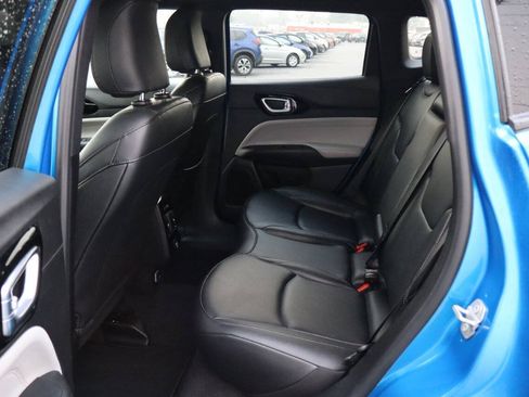 Used 2025 Jeep Compass Limited AWD/4WD image 5