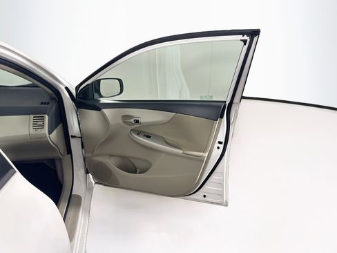 Used 2012 Toyota Corolla LE w/ Premium Pkg FWD image 29