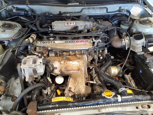 Used 1991 Toyota Camry Deluxe FWD image 18
