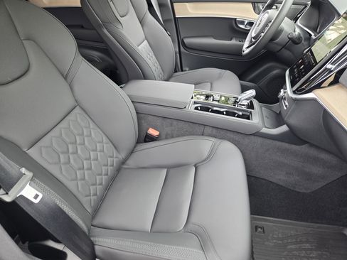 New 2026 Volvo XC90 B5 Plus w/ Protection Package Premier AWD/4WD image 11