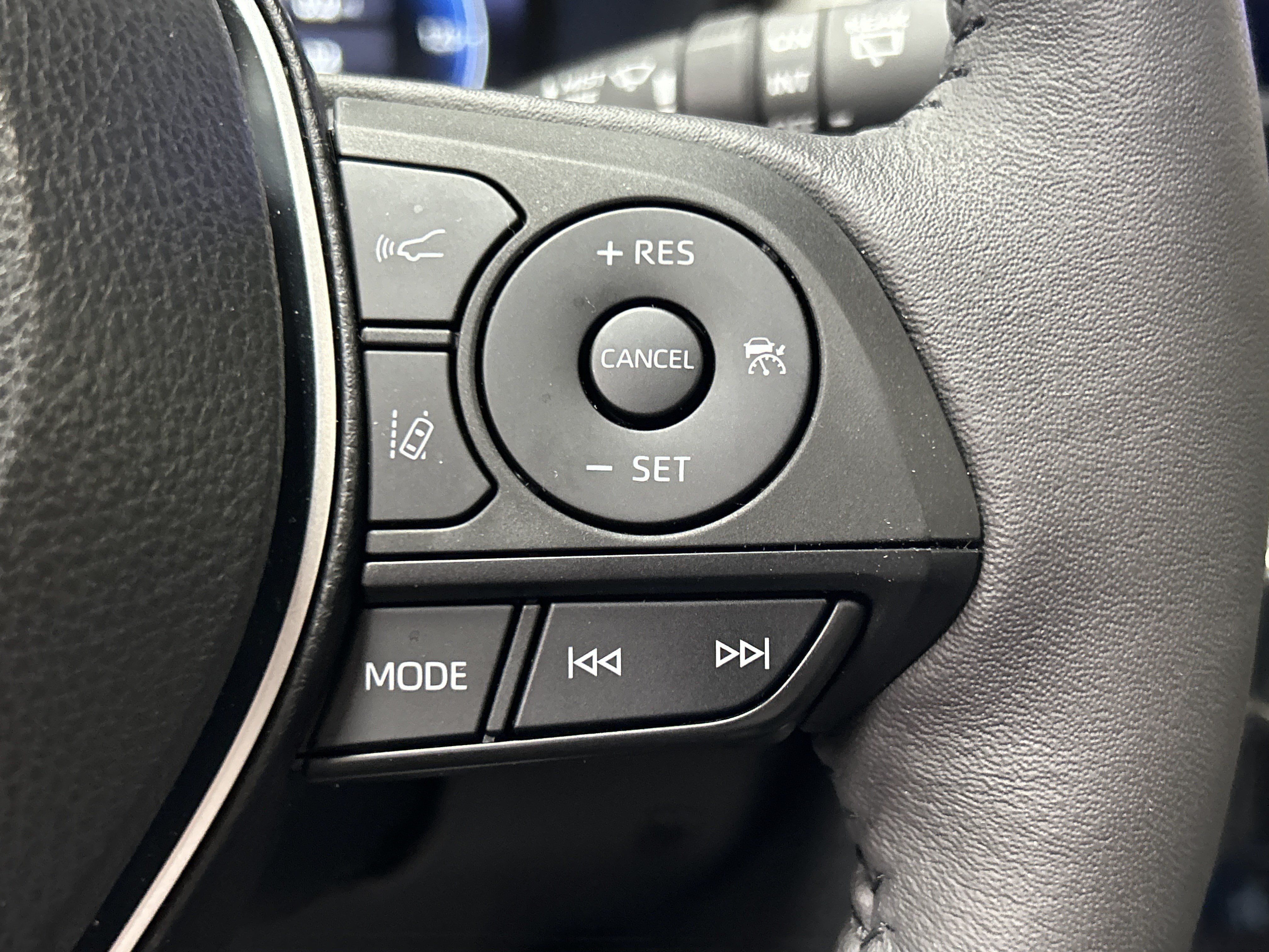 Used 2023 Toyota RAV4 Limited AWD/4WD image 10