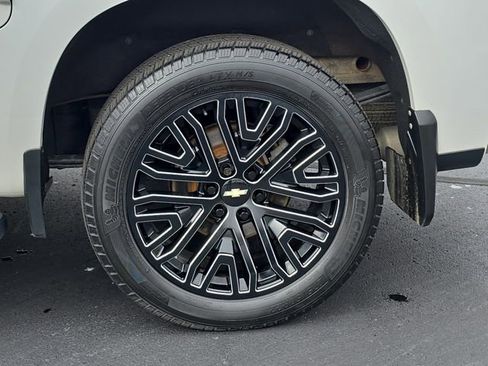 Used 2020 Chevrolet Silverado 1500 High Country w/ Technology Package image 33