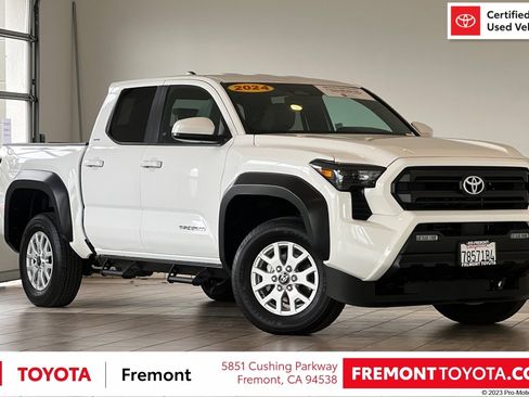 Certified 2024 Toyota Tacoma SR5 image 1