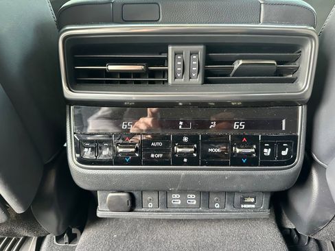 Used 2024 Lexus LX 600 4WD w/ Appearance Package image 33