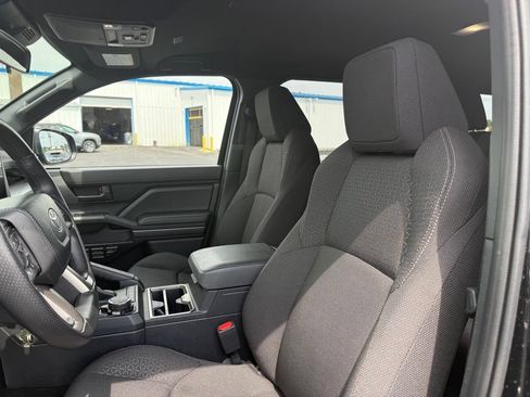Used 2025 Toyota 4Runner SR5 AWD/4WD image 28