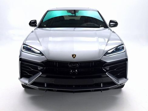 Used 2025 Lamborghini Urus SE AWD/4WD image 2
