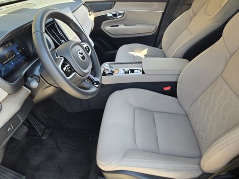 Used 2026 Volvo XC90 B6 Plus w/ Protection Package Premier AWD/4WD image 11