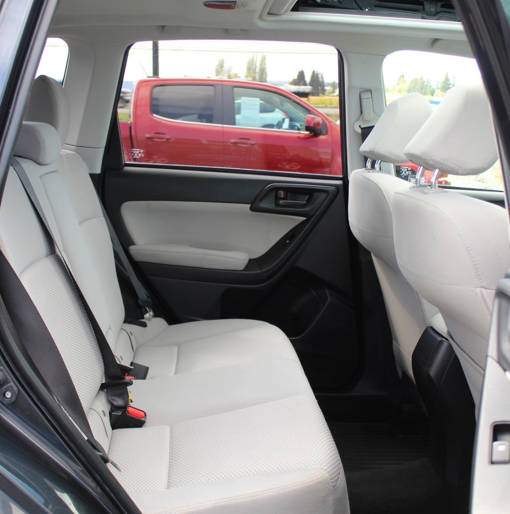 Used 2014 Subaru Forester 2.5i Premium w/ All-Weather Package AWD/4WD image 19