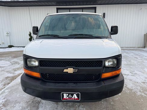 Used 2015 Chevrolet Express 2500 RWD image 10