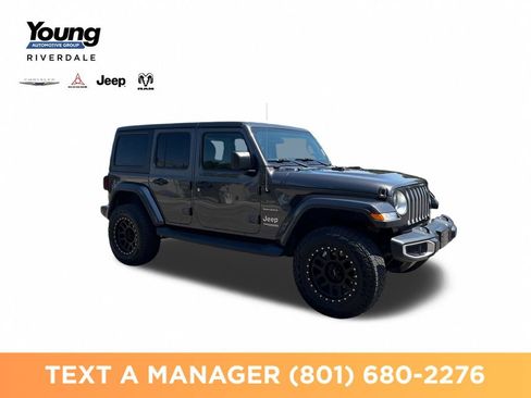 Used 2019 Jeep Wrangler Unlimited Sahara AWD/4WD image 7